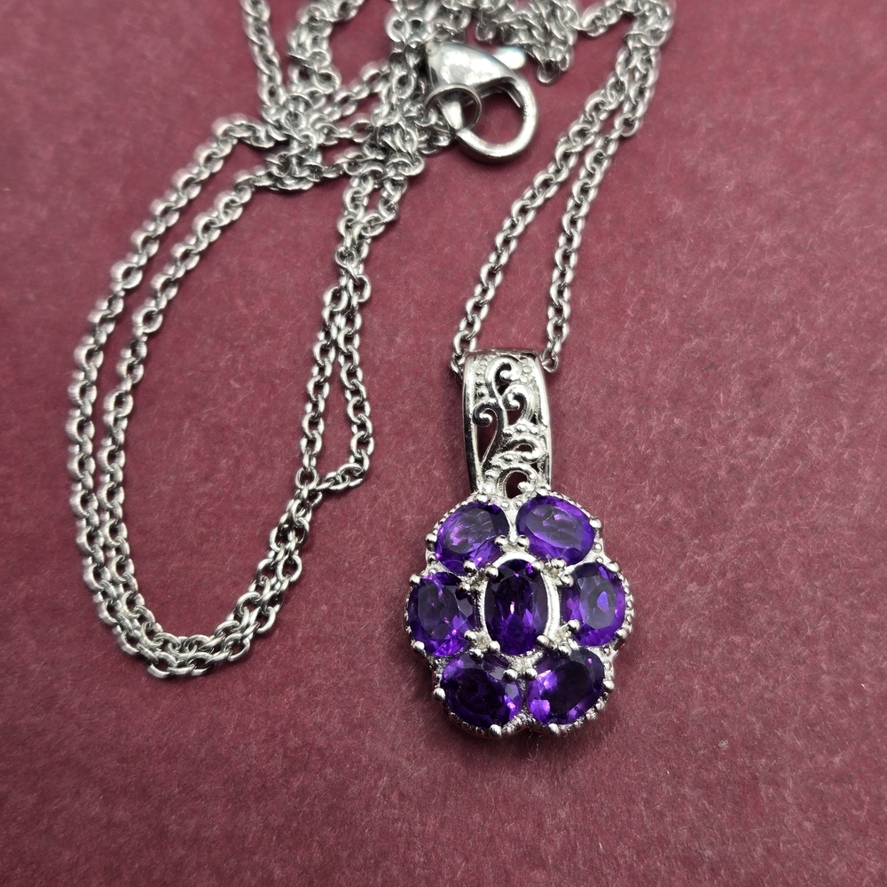 Elegant Silver and Purple Pendant Necklace